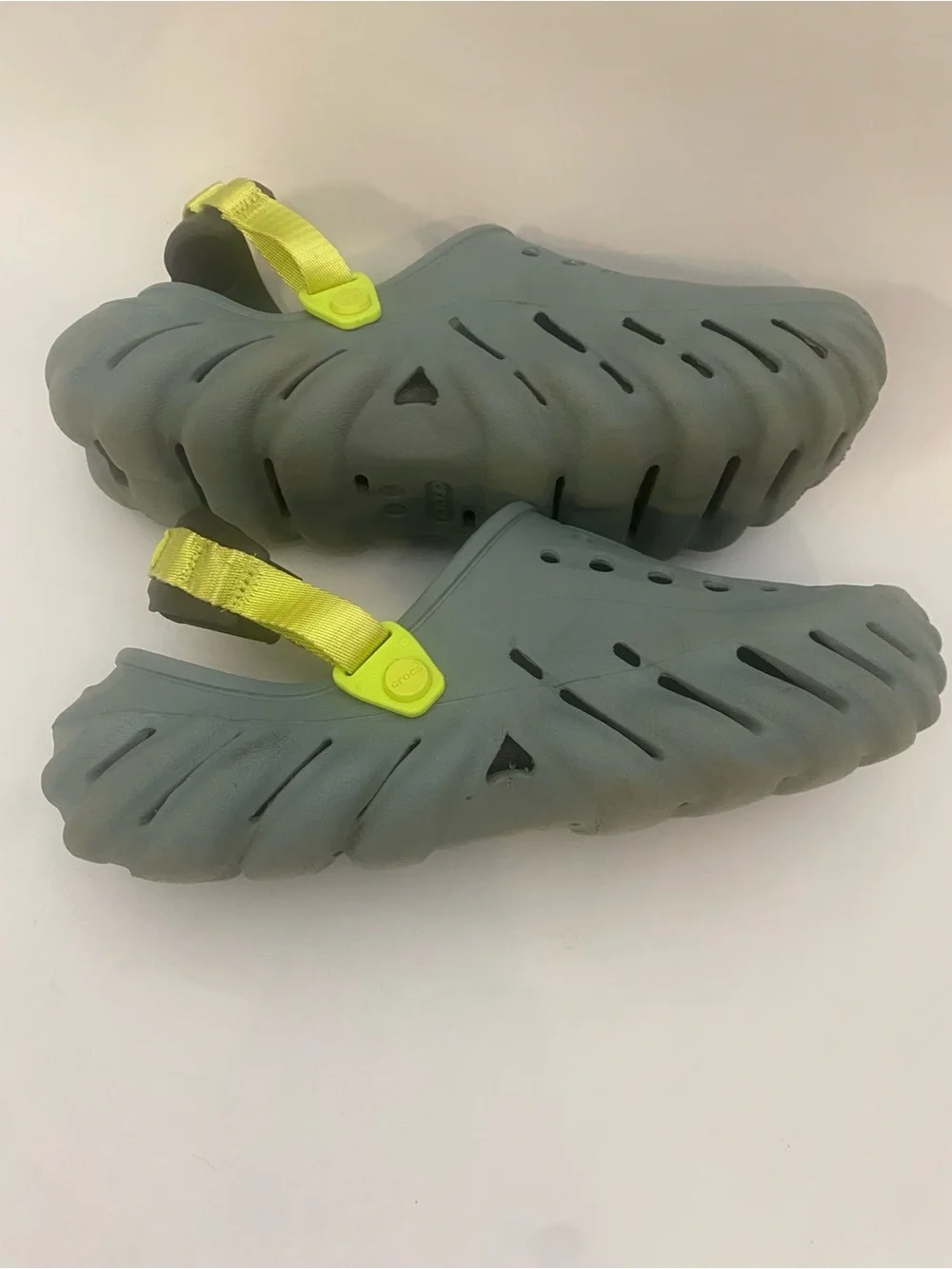 CROCS Echo Clog – Men’s 10 / Women’s 12